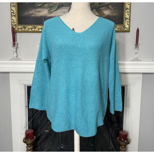 Coastal Bloom Soho Italian V-Neck Pullover Sweater Medium